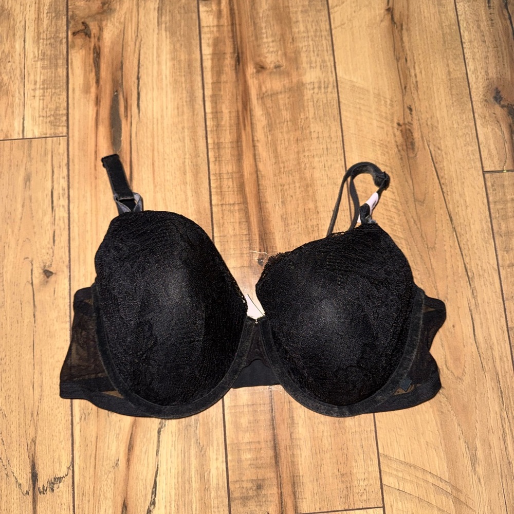 Black lace Victoria’s Secret bra